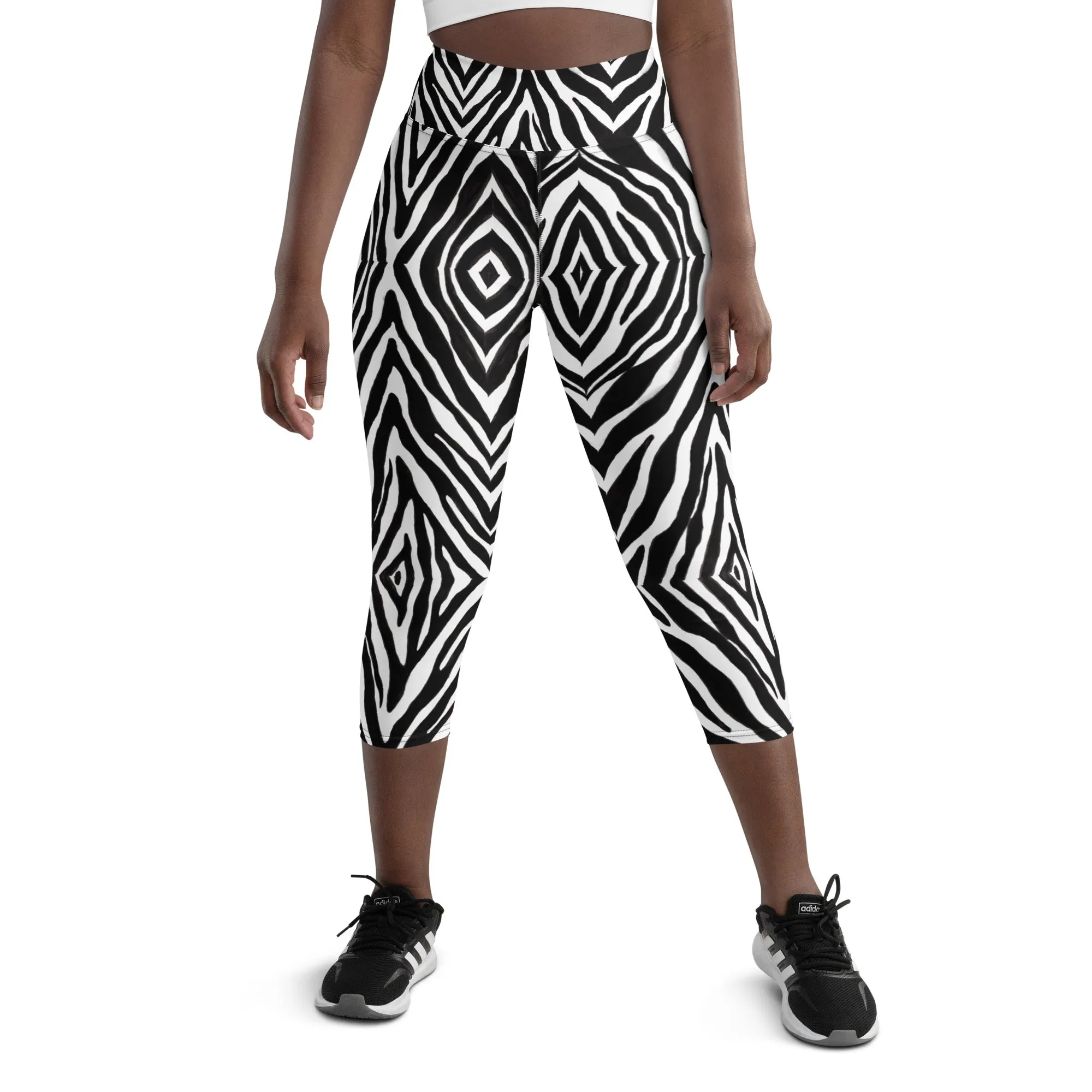 Black Zebra Yoga Capri Leggings, Zebra Stripes Animal Print Best Casual Capris Tights For Women-Made in USA/EU/MX