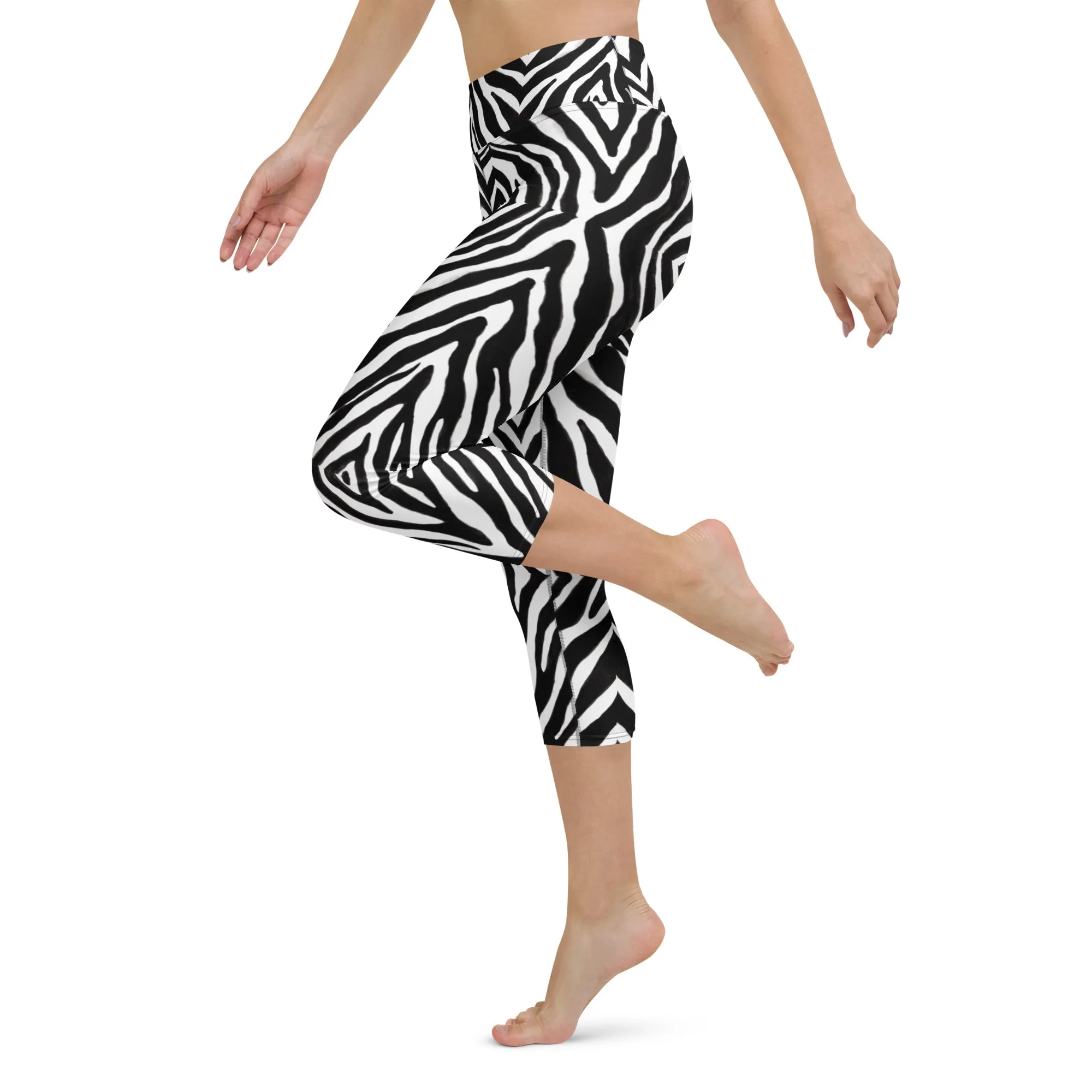 Black Zebra Yoga Capri Leggings, Zebra Stripes Animal Print Best Casual Capris Tights For Women-Made in USA/EU/MX