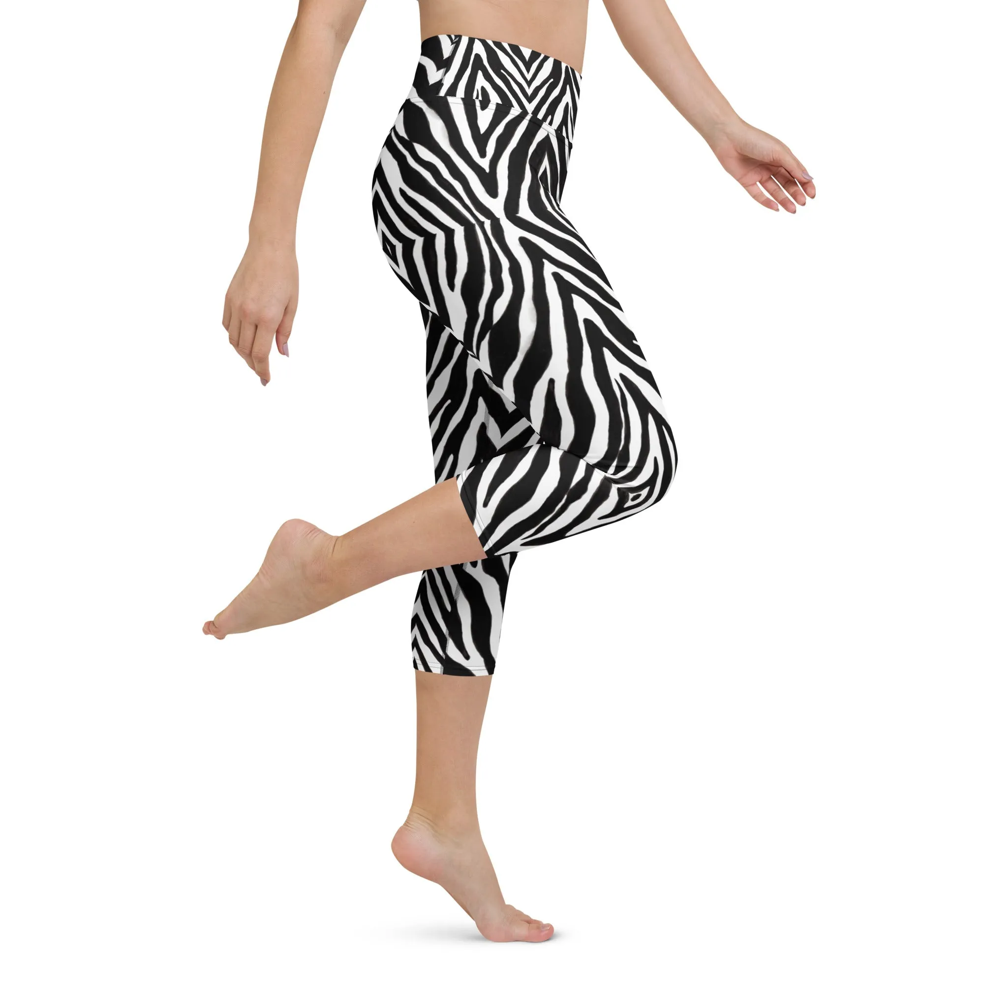 Black Zebra Yoga Capri Leggings, Zebra Stripes Animal Print Best Casual Capris Tights For Women-Made in USA/EU/MX