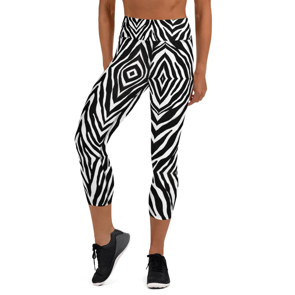 Black Zebra Yoga Capri Leggings, Zebra Stripes Animal Print Best Casual Capris Tights For Women-Made in USA/EU/MX