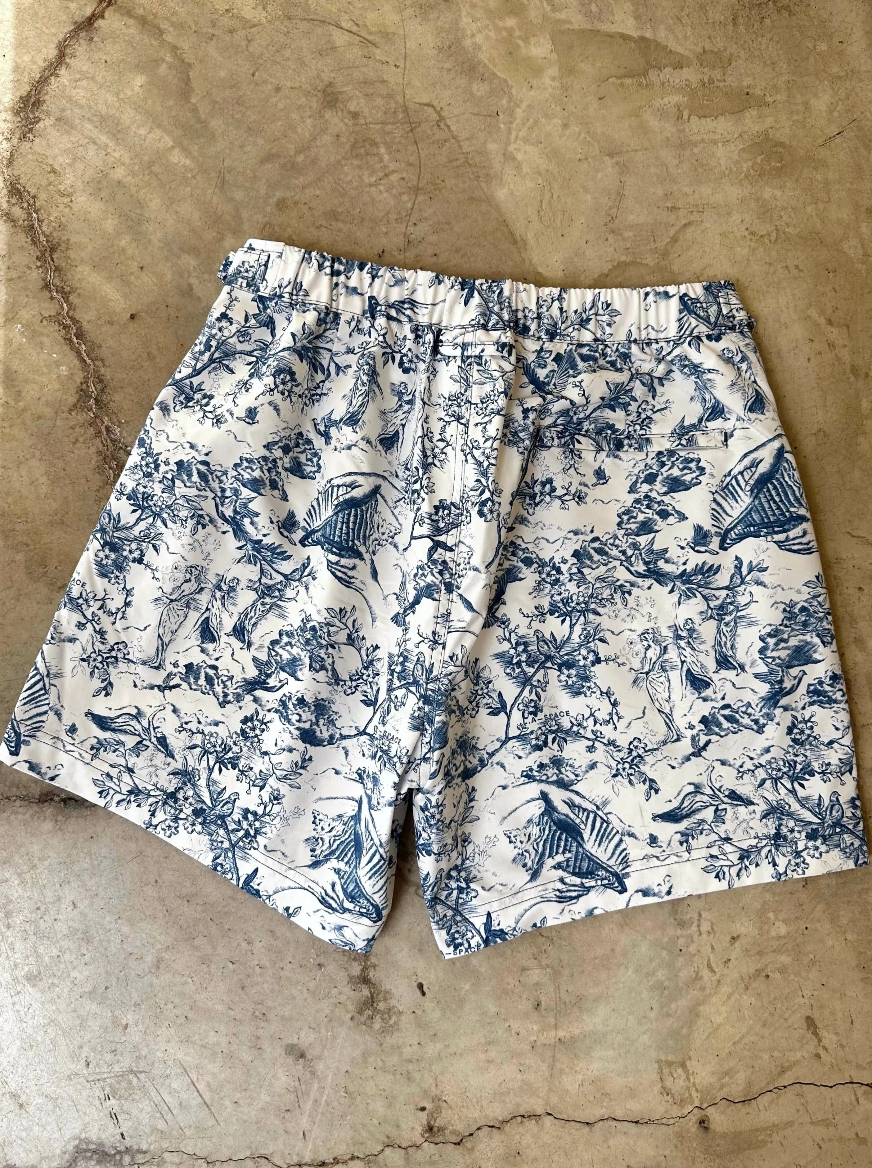 'MR LUXE' TAILORED MID-LENGTH SHORT TOILE