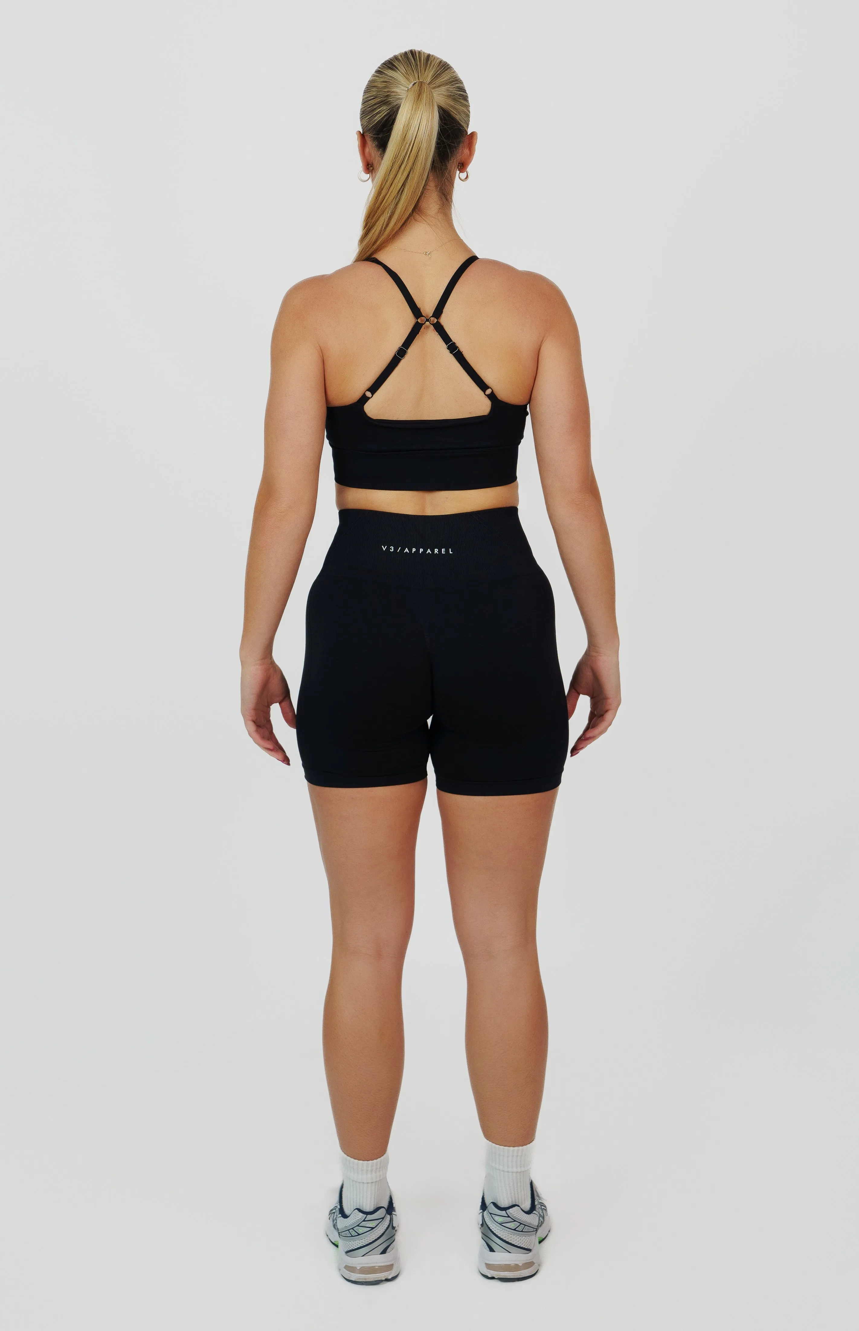 Tempo Seamless Scrunch Shorts & Multi-Way Sports Bra Set - Black